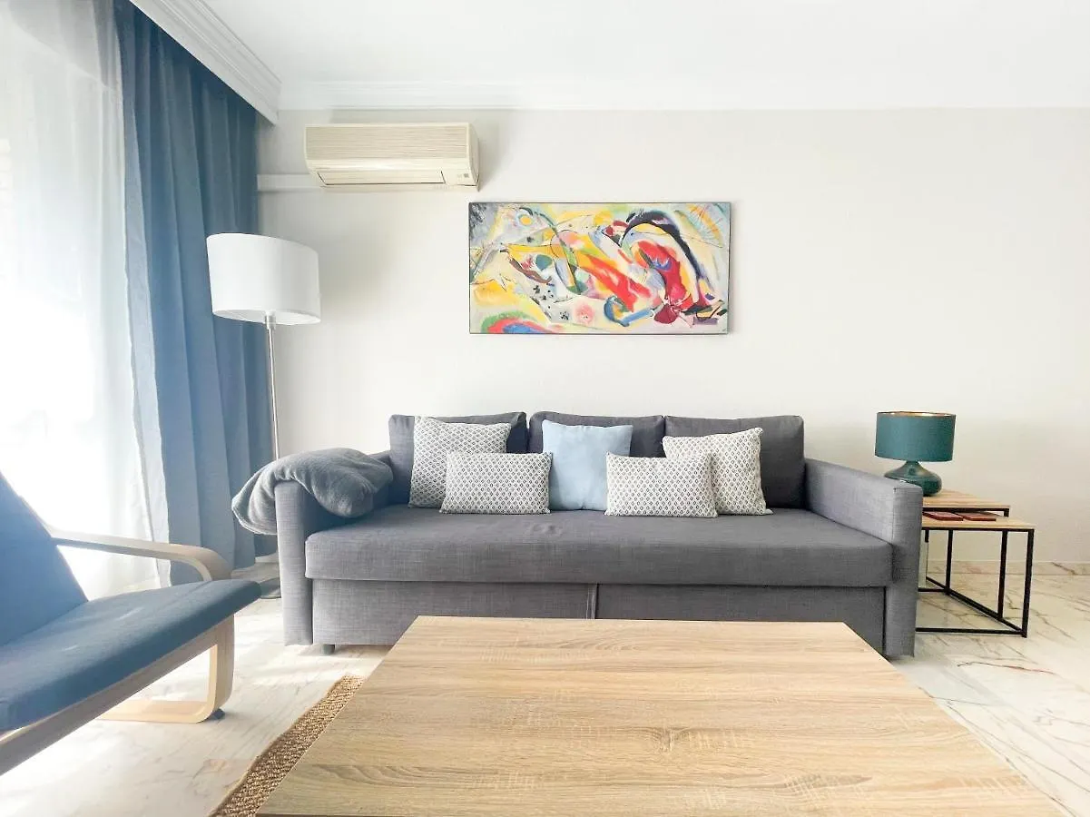 Apartamento Holidays2Malaga Tomas De Echeverria 150 Mts To Beach & High Speed Wifi & Parking