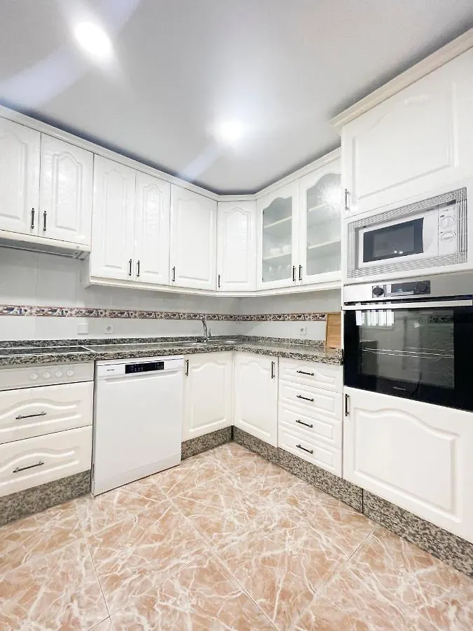 Apartamento Holidays2Malaga Tomas De Echeverria 150 Mts To Beach & High Speed Wifi & Parking