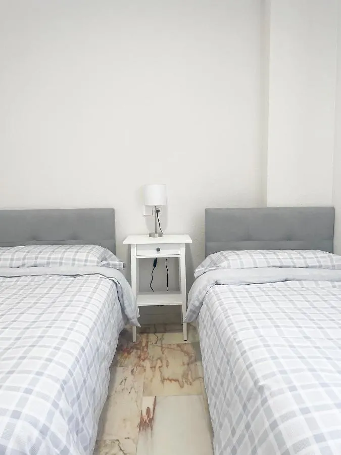 Apartamento Holidays2Malaga Tomas De Echeverria 150 Mts To Beach & High Speed Wifi & Parking 0*,