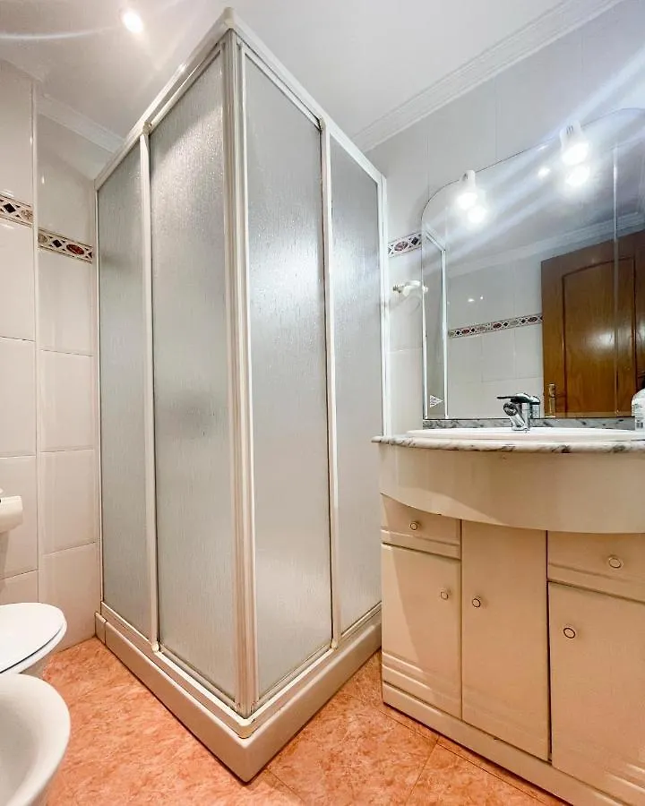 Apartamento Holidays2Malaga Tomas De Echeverria 150 Mts To Beach & High Speed Wifi & Parking