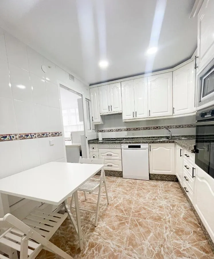 Apartamento Holidays2Malaga Tomas De Echeverria 150 Mts To Beach & High Speed Wifi & Parking