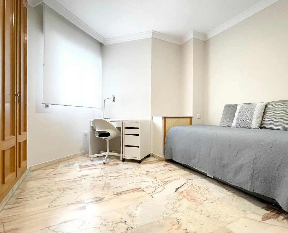 Apartamento Holidays2Malaga Tomas De Echeverria 150 Mts To Beach & High Speed Wifi & Parking