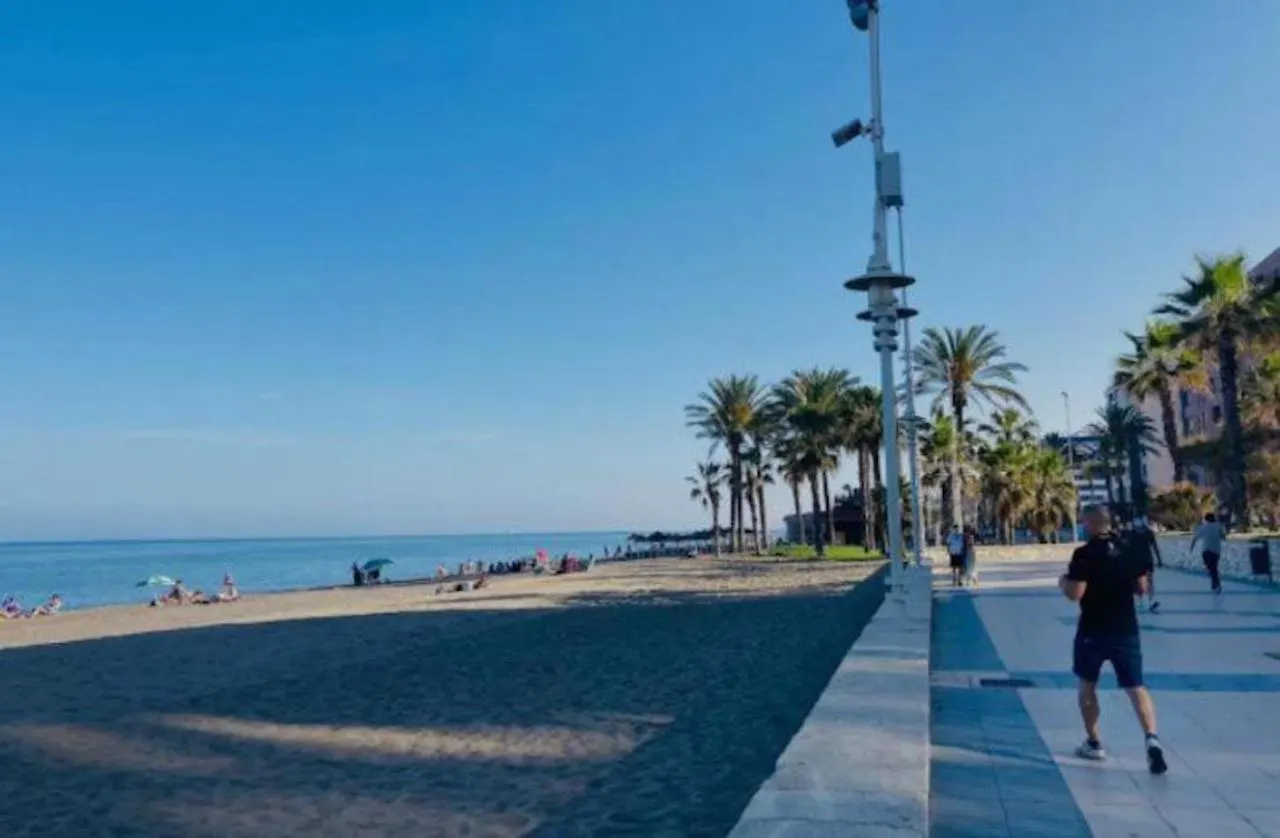 Apartamento Holidays2Malaga Tomas De Echeverria 150 Mts To Beach & High Speed Wifi & Parking España